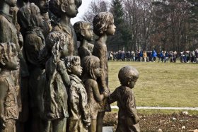 Particolare del monumento dedicato agli 82 bambini assassinati di Lidice