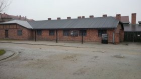 La piazza dell'appello ad Auschwitz 1